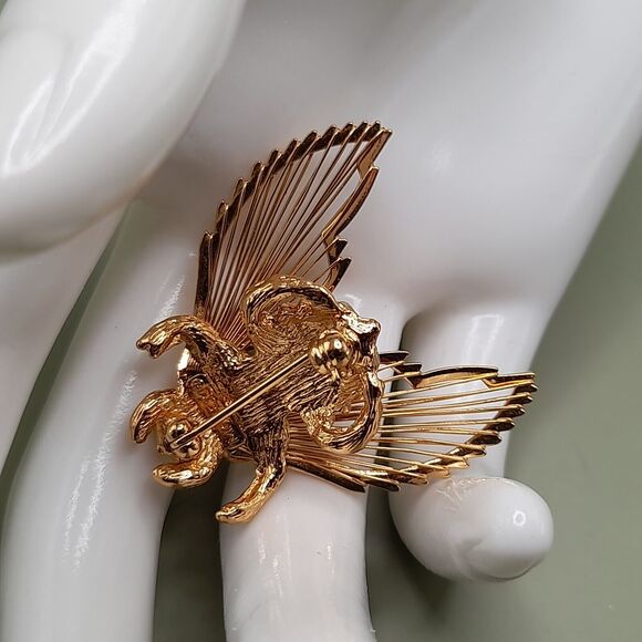Vintage Monet Gold Tone Bumble Bee Brooch 1970s Spinneret Series Insect Pin - Picture 5 of 8